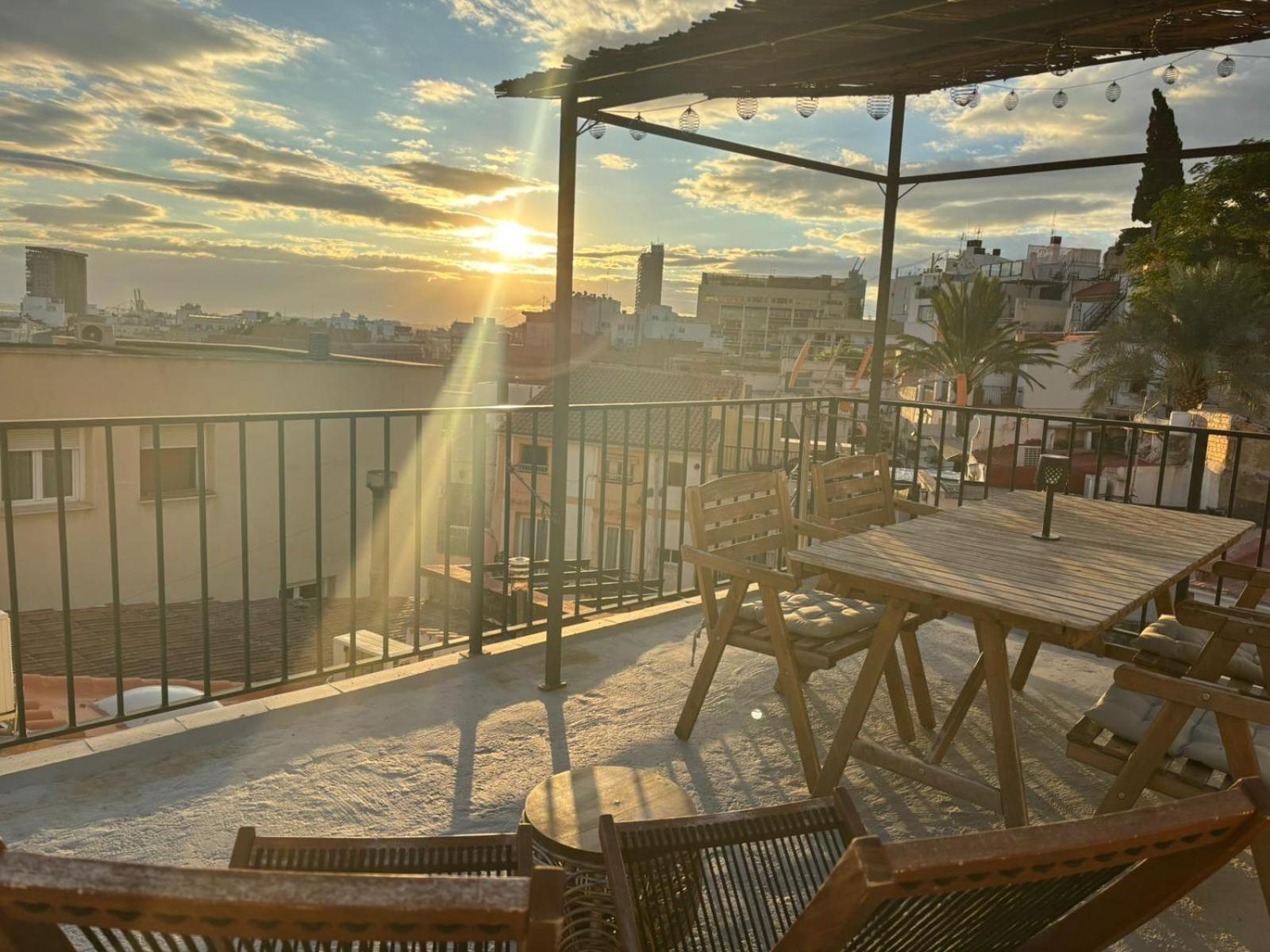 Private Terrace-Romantic-Sea, Castle Views-Central Alicante Exterior photo
